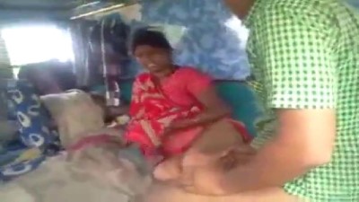 Lorry Driver Desi Saree Thuki Ookum Outdoor Videos