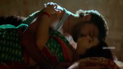 Ethir veetu sexy aunty pundaiyil hot ool seiyum